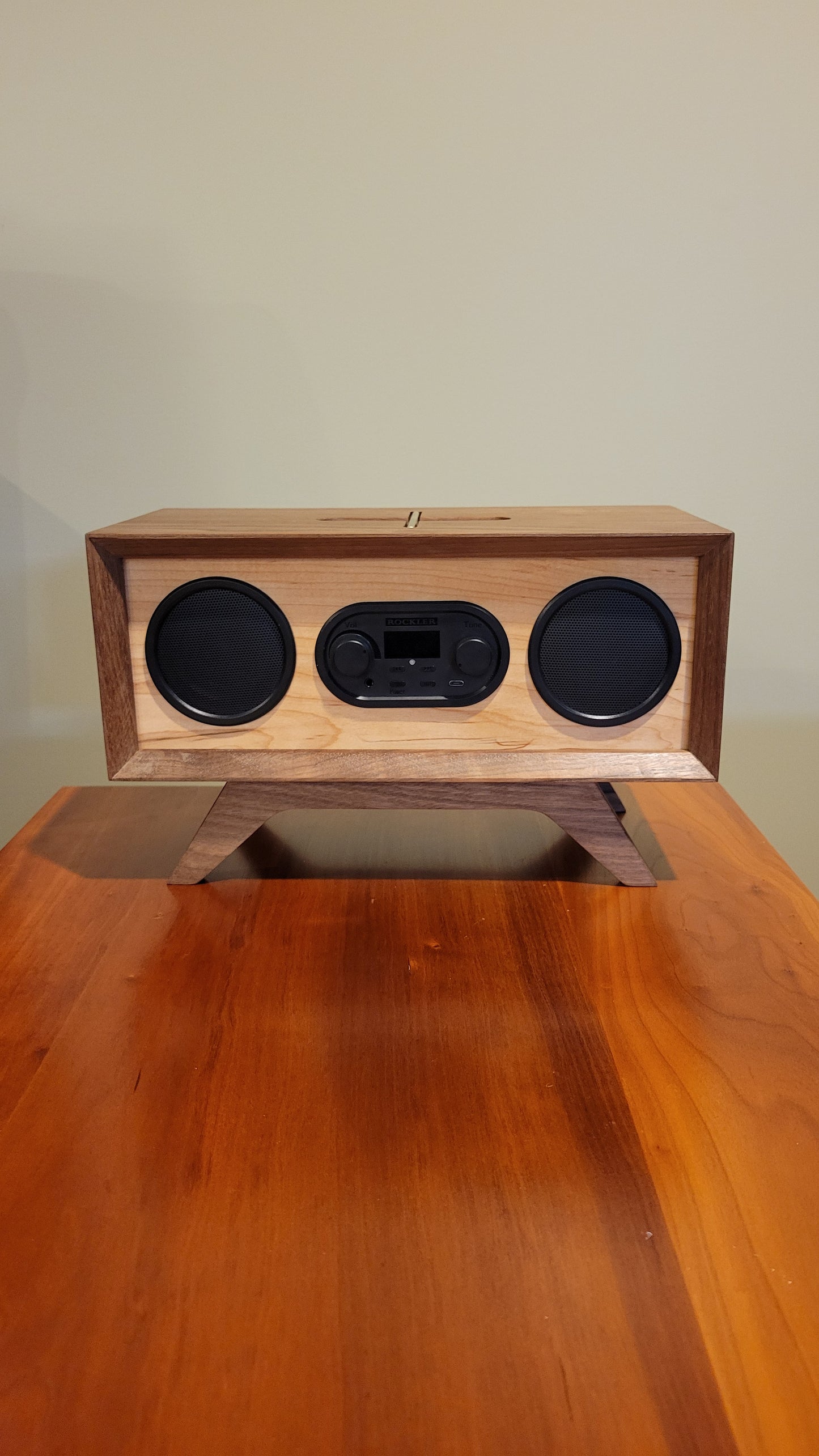 Mini Mid-Century Modern Console Stereov